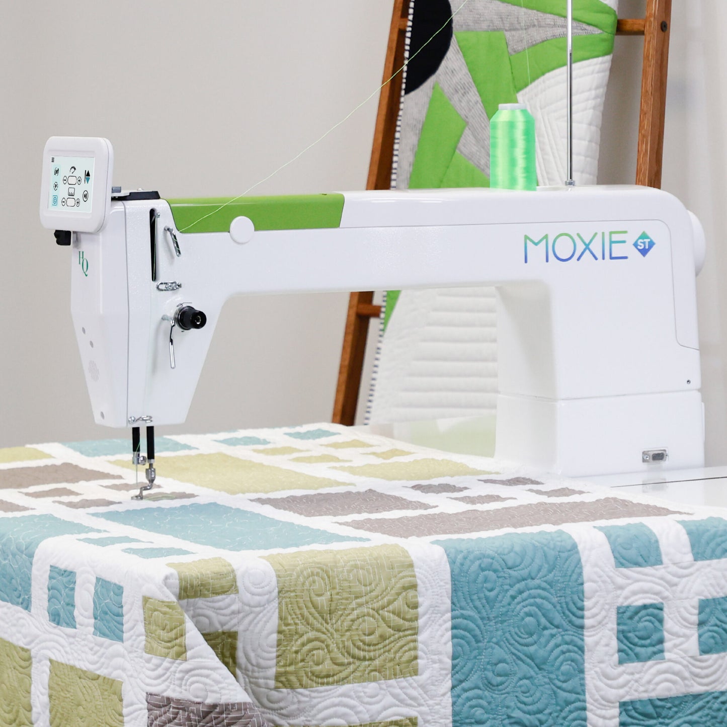 Handi Quilter Moxie ST Sit-Down Longarm Quuilting machine