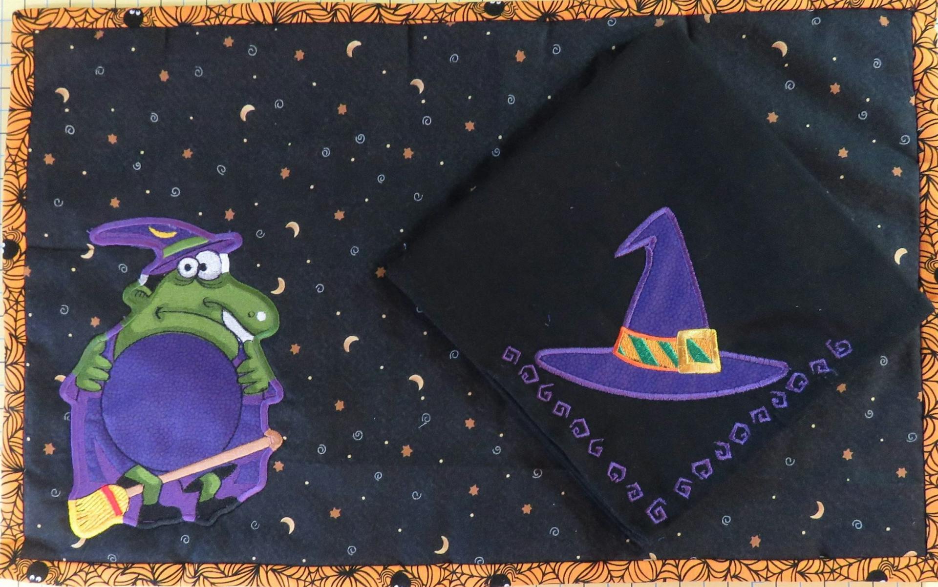 Photo of embroidered Halloween placemat with Halloween Napkins