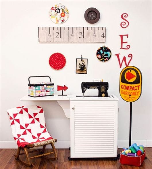 Arrow Sewnatra sewing cabinet in white with sewing machine