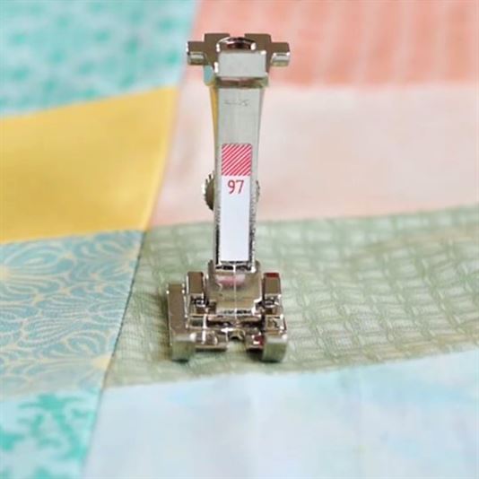 BERNINA-5Series-Keyfeature-Presserfeet